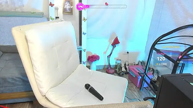 Snapshot of Clunita chatting on May 9, 2026, 2:22 pm Clunita online show from May 9, 2026, 2:22 pm