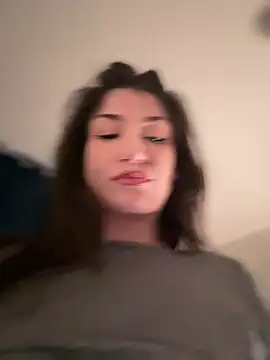 ScarletBloom  online show from April 2, 2026, 4:26 pm