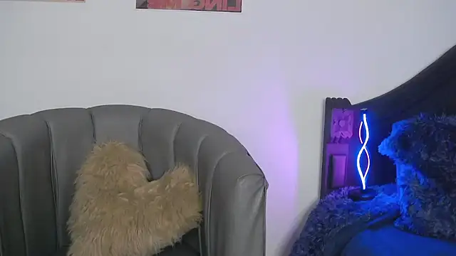 Snapshot of CoralieBronson chatting on February 14, 2026, 3:47 am CoralieBronson online show from February 14, 2026, 3:47 am