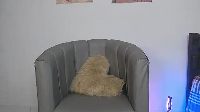 Snapshot of CoralieBronson chatting on February 21, 2026, 9:27 pm CoralieBronson online show from February 21, 2026, 9:27 pm