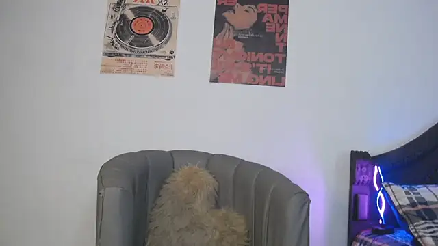 Snapshot of CoralieBronson chatting on February 24, 2026, 7:12 pm CoralieBronson online show from February 24, 2026, 7:12 pm