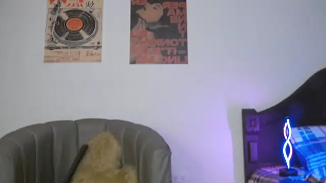 Snapshot of CoralieBronson chatting on February 26, 2026, 1:26 am CoralieBronson online show from February 26, 2026, 1:26 am