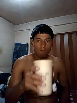 Snapshot of Facundo_2003_ chatting on October 12, 2025, 10:53 pm Facundo 2003 online show from October 12, 2025, 10:53 pm