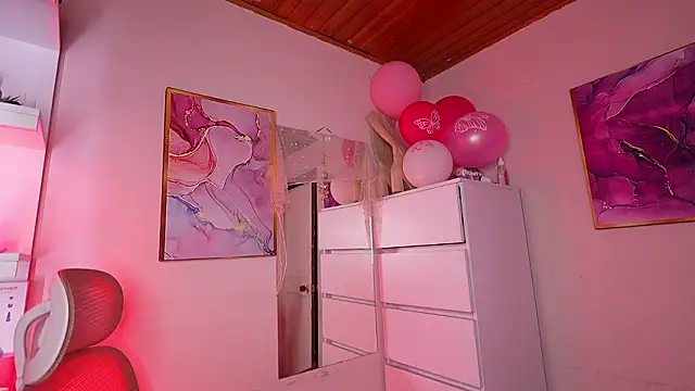 Dannaa Lovs online show from February 26, 2026, 2:38 pm