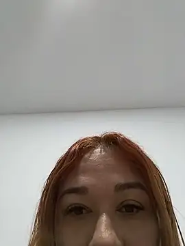 Snapshot of MOM_CAMILA chatting on June 23, 2026, 1:47 am MOM CAMILA online show from June 23, 2026, 1:47 am