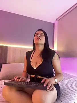 Atenea Clerk online show from April 15, 2026, 2:02 pm