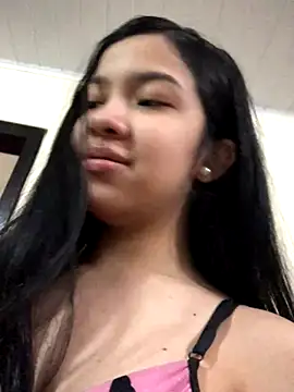 ashleyy20 online show from November 3, 2025, 10:21 pm