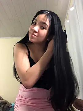 ashleyy20 online show from November 18, 2025, 7:18 pm