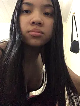 ashleyy20 online show from December 3, 2025, 6:17 pm