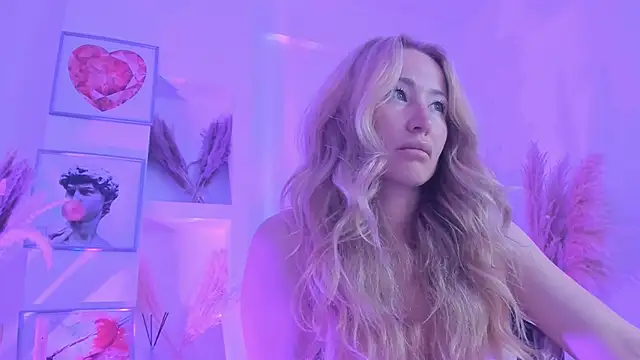 AstraMonroe online show from September 11, 2025, 5:35 pm