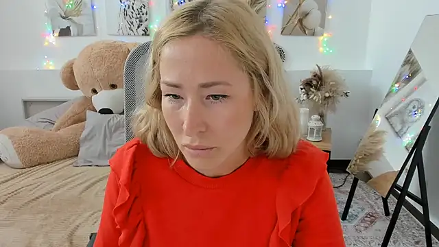 AstraMonroe online show from March 12, 2026, 9:59 am