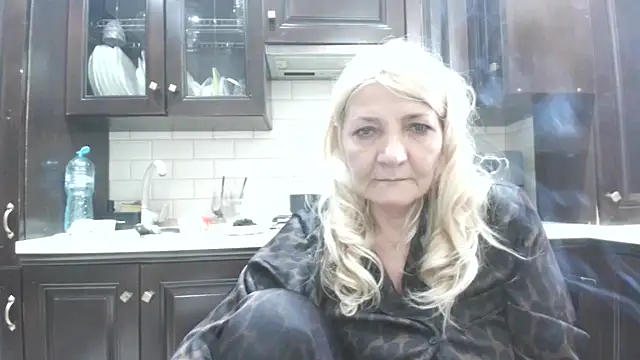 Snapshot of ButterflyBlondie chatting on June 16, 2026, 3:31 am ButterflyBlondie online show from June 16, 2026, 3:31 am