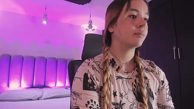 Snapshot of AlliceLover chatting on October 11, 2025, 11:31 am AlliceLover online show from October 11, 2025, 11:31 am