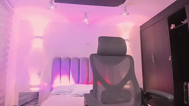 Snapshot of AlliceLover chatting on November 21, 2025, 12:04 pm AlliceLover online show from November 21, 2025, 12:04 pm