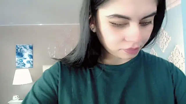 maddissonivanova online show from October 14, 2025, 7:25 pm