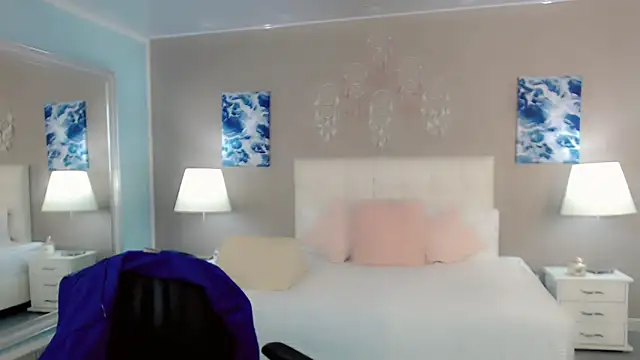 maddissonivanova online show from February 25, 2026, 7:01 pm