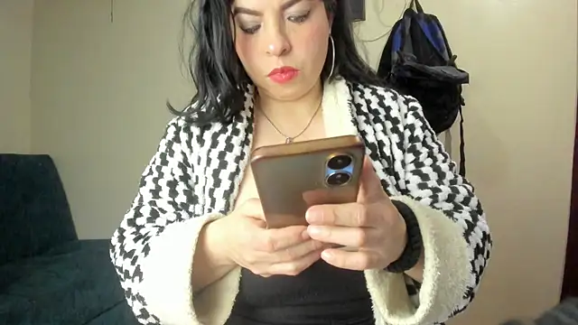 Snapshot of angela_suaza chatting on October 12, 2025, 1:37 am angela suaza online show from October 12, 2025, 1:37 am