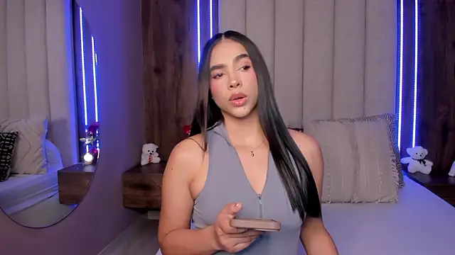 LucySalvatore  online show from March 29, 2026, 8:31 pm