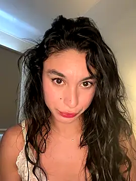 MonicaSalvatore online show from November 6, 2025, 8:10 pm