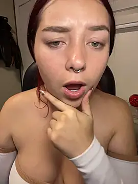 Snapshot of Karen18_boobs chatting on June 27, 2026, 3:11 am Karen18 boobs online show from June 27, 2026, 3:11 am