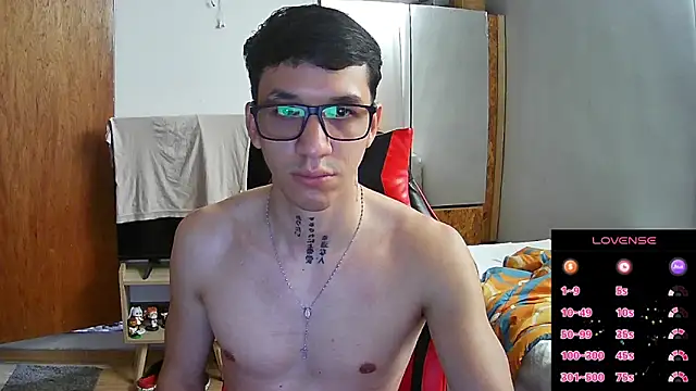 Snapshot of angelicious_ chatting on July 14, 2026, 12:33 pm angelicious online show from July 14, 2026, 12:33 pm