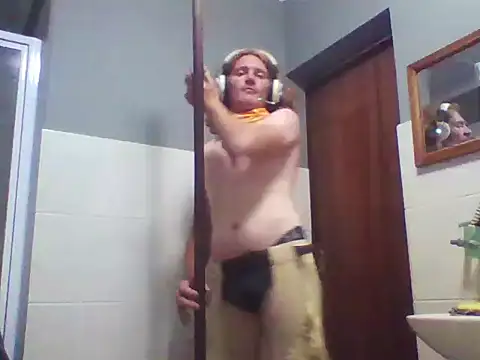 Snapshot of untamedredsnake chatting on March 3, 2026, 10:04 pm untamedredsnake online show from March 3, 2026, 10:04 pm