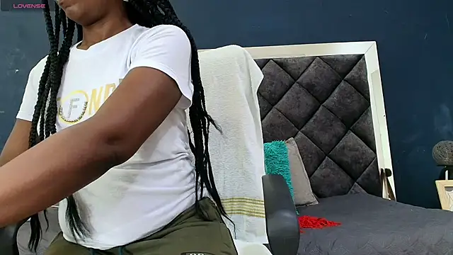 ebony  jheim online show from September 26, 2025, 2:32 pm