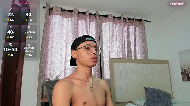 Snapshot of tristan_gold chatting on September 18, 2025, 3:25 pm tristan gold online show from September 18, 2025, 3:25 pm