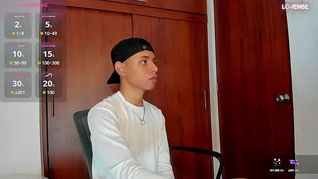 Snapshot of tristan_gold chatting on September 25, 2025, 2:32 pm tristan gold online show from September 25, 2025, 2:32 pm