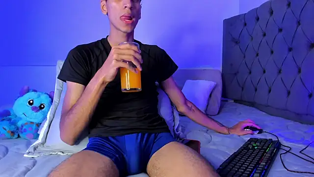 Snapshot of CamiiloRivera chatting on September 11, 2025, 1:28 am CamiiloRivera online show from September 11, 2025, 1:28 am