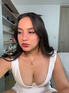 lunatorch online show from April 18, 2026, 4:11 pm