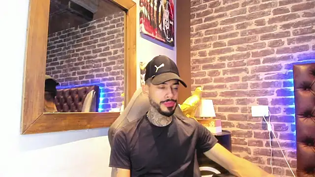 VinzenzRizzo online show from October 16, 2025, 4:13 am