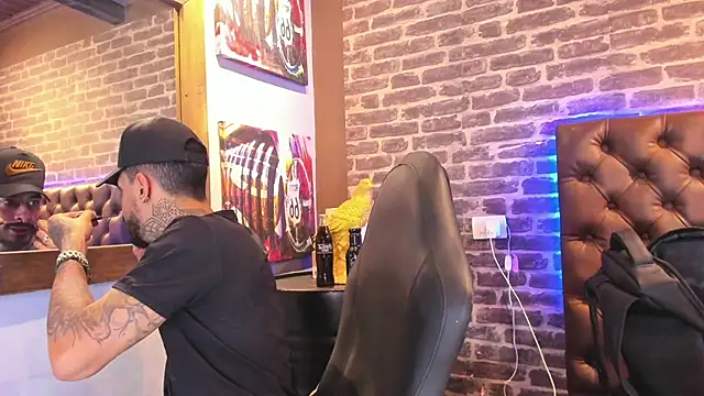 VinzenzRizzo online show from October 20, 2025, 5:41 am