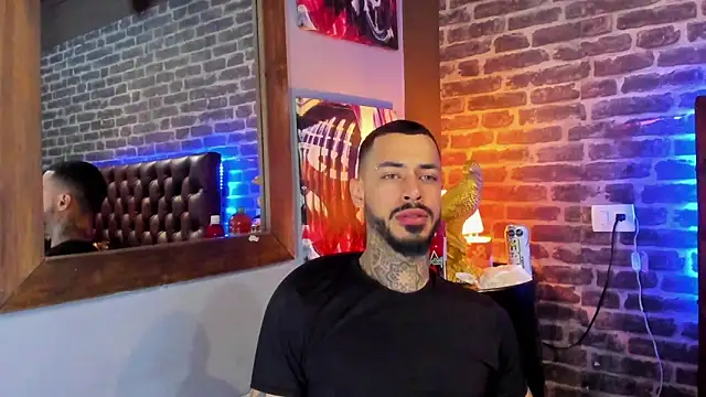 VinzenzRizzo online show from February 14, 2026, 4:31 am