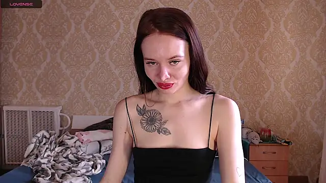 Kitkaat00 online show from September 19, 2025, 1:01 pm