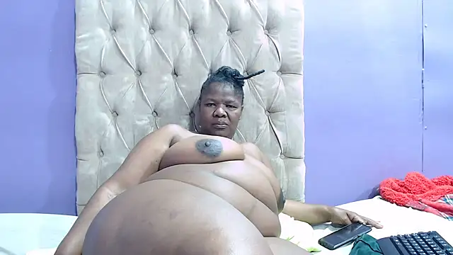 NaughtyChubbyZoe online show from September 10, 2025, 9:15 pm