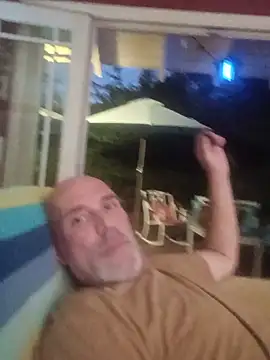 Snapshot of Jpirate124 chatting on July 7, 2026, 3:42 am Jpirate124 online show from July 7, 2026, 3:42 am