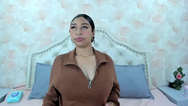 SofiaWhites online show from May 12, 2026, 4:20 am