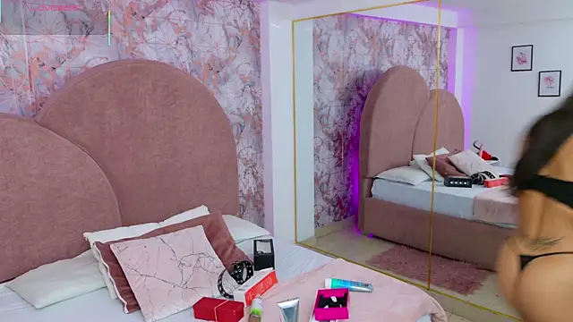 RavenGloomy online show from September 20, 2025, 3:07 am