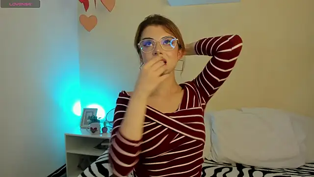 Snapshot of Katty__Rousse chatting on October 2, 2025, 10:28 pm Katty  Rousse online show from October 2, 2025, 10:28 pm