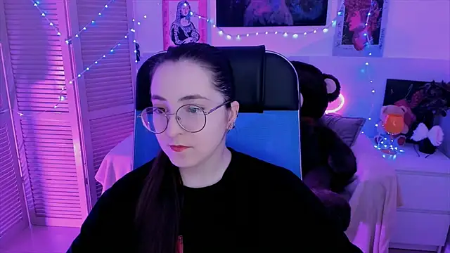 VirtuallVoyant online show from September 13, 2025, 4:45 am