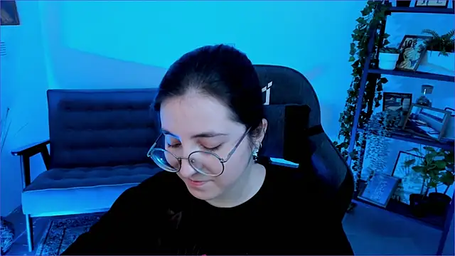 VirtuallVoyant online show from October 6, 2025, 7:28 am