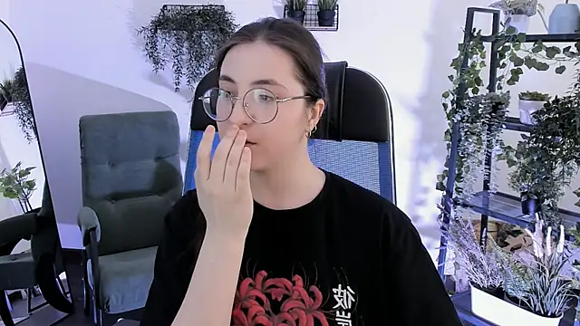 VirtuallVoyant online show from April 3, 2026, 7:06 am