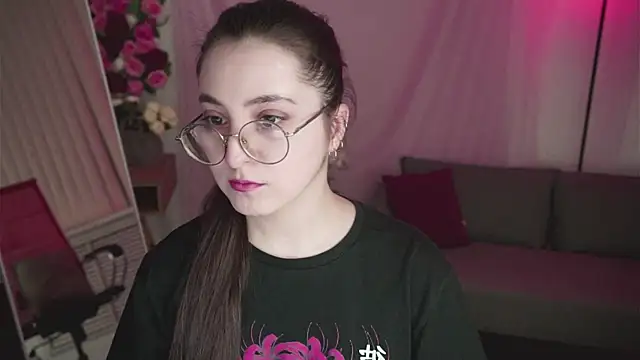 VirtuallVoyant online show from April 7, 2026, 10:31 pm