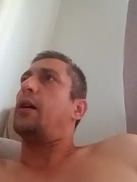 Snapshot of cnralcz chatting on July 2, 2026, 3:40 pm cnralcz online show from July 2, 2026, 3:40 pm