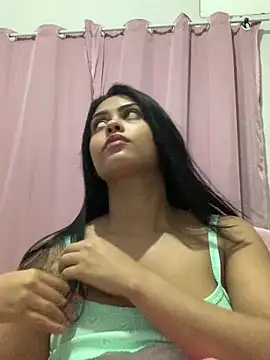 afroditii online show from November 6, 2025, 1:17 am