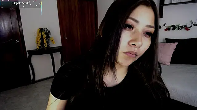 Mia 1120 online show from November 7, 2025, 7:25 pm