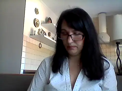 Snapshot of Elena48324 chatting on May 3, 2026, 9:04 am Elena48324 online show from May 3, 2026, 9:04 am