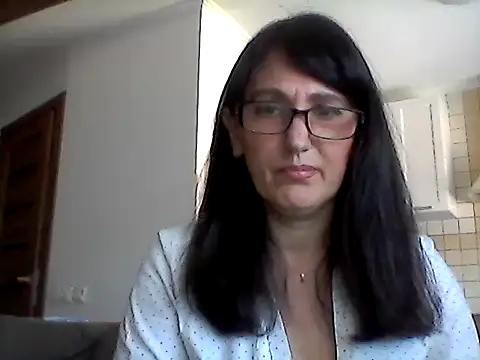 Snapshot of Elena48324 chatting on May 5, 2026, 10:01 am Elena48324 online show from May 5, 2026, 10:01 am