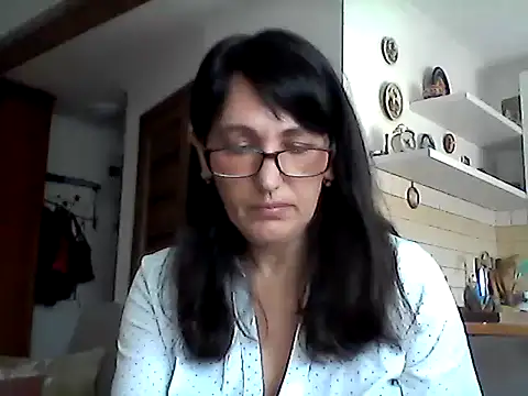 Snapshot of Elena48324 chatting on May 14, 2026, 10:22 am Elena48324 online show from May 14, 2026, 10:22 am